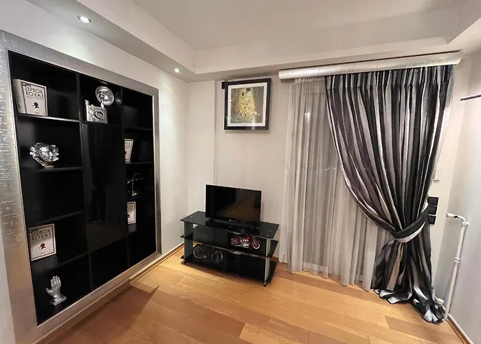 Margaritas' Suites Viktoria Square